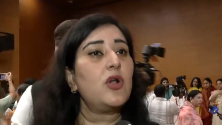 कांग्रेस मुख्यालय के बाहर प्रदर्शन के दौरान भाजपा महिला कार्यकर्ताओं के साथ बदसलूकी: बांसुरी स्वराज