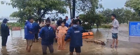 चक्रवात 'अर्नब': ओडिशा के गंजाम और गजपति में भीषण बाढ़ से हजारों लोग फंसे