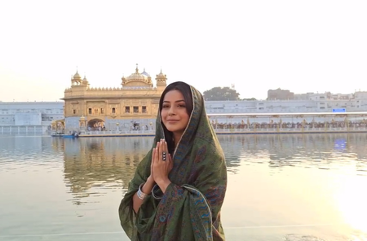 गोल्डन टेंपल पहुंची शहनाज गिल, ‘इक कुड़ी’ की सफलता के लिए की प्रार्थना