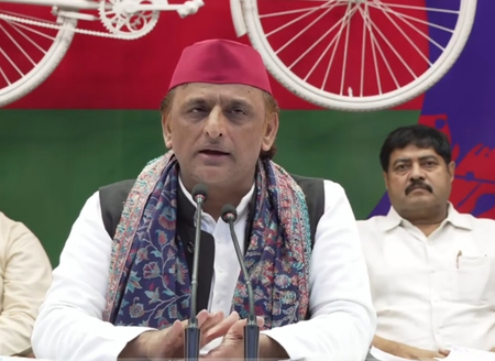 अखिलेश बोले-निष्पक्ष चुनाव पर उठे गंभीर सवाल, आखिर आयोग किसके इशारे पर कर रहा काम काम