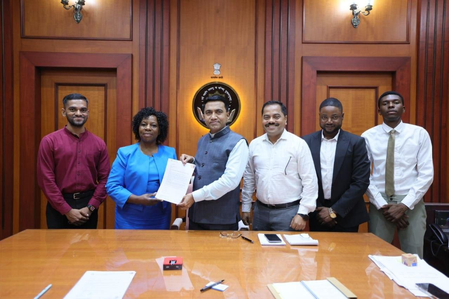 गोवा के मुख्यमंत्री डॉ. प्रमोद सावंत ने जिम्बाब्वे प्रतिनिधिमंडल से की मुलाकात, एसटीईएम शिक्षा में सहयोग पर चर्चा