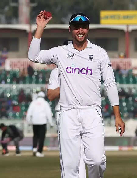 एशेज: गाबा टेस्ट से बाहर हुए उस्मान ख्वाजा, वुड की जगह इंग्लैंड ने विल जैक्स को प्लेइंग में जगह दी