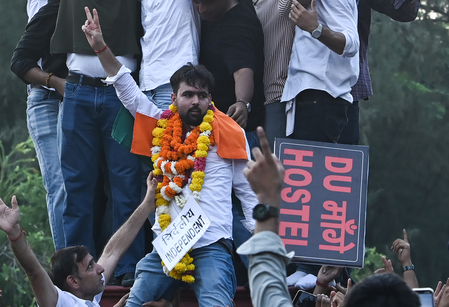 डूसू चुनाव 2026 : एनएसयूआई ने काटा टिकट, फिर दीपांशु शौकीन ने निर्दलीय चुनाव जीतकर दिखाया दम