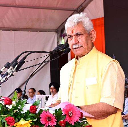पीएम मोदी के नेतृत्व में जम्मू-कश्मीर के सीमावर्ती गांव अब हाशिए पर नहीं, बल्कि विकास के केंद्र में हैं: मनोज सिन्हा