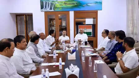 બિહાર વિધાનસભાની ચૂંટણી અંગે રાહુલ ગાંધી અને ખાર્ગની હાજરીમાં કોંગ્રેસની મહત્વપૂર્ણ બેઠક