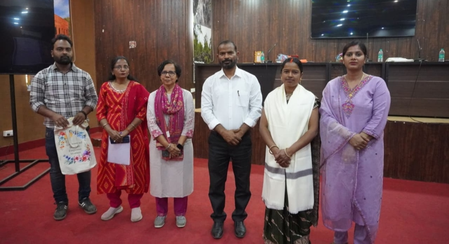 उत्तर प्रदेश: मिर्जापुर में महिला शक्ति का सम्मान, खेल और उद्यमिता में उत्कृष्ट योगदान देने वाली महिलाएं सम्मानित