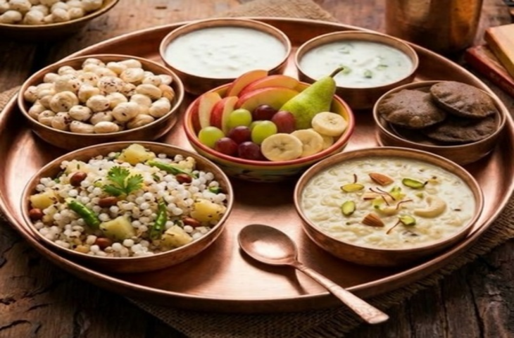 नवरात्रि विशेष : सात्विक और पौष्टिक तत्वों से भरपूर रखें 'व्रत की थाली', इन चीजों का सेवन नहीं होने देगा कमजोरी