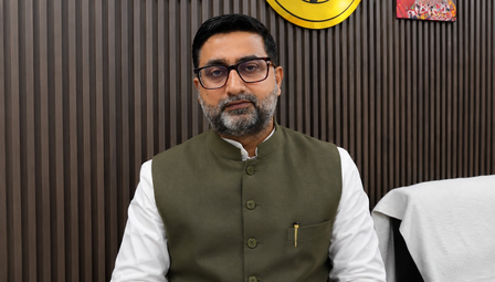 यूपी: वक्फ बोर्ड में गैर-मुस्लिम को शामिल करने की तैयारी, दानिश आजाद अंसारी और सीमा द्विवेदी ने विपक्ष को घेरा