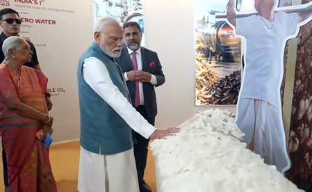 वाराणसी : पीएम मोदी ने अरविंद टेक्सटाइल मिल का किया उद्घाटन, एयर शो में शामिल होंगे