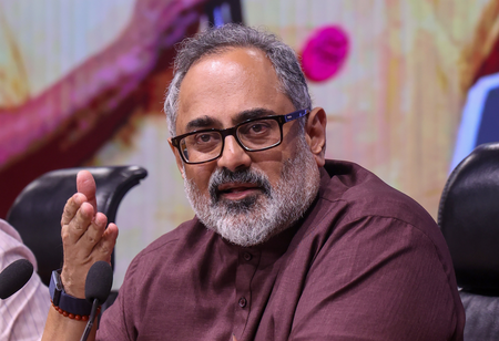 एलन मस्क के सवाल पर राजीव चंद्रशेखर की तीखी प्रतिक्रिया, बोले - "भारत की तकनीकी नीतियां अब पारदर्शिता, सुरक्षा और जवाबदेही पर आधारित"