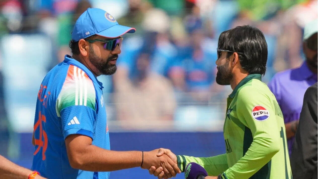 भारत और पाकिस्तान टीम के सेंट्रल कॉन्ट्रेक्ट में है इतने करोड़ का फासला, जानकर आप भी भिखारीयों पर करेंगे तरस