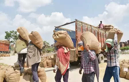 चारों श्रम संहिताओं का कॉन्फेडरेशन ऑफ सेंट्रल ट्रेड यूनियन्स ने किया स्वागत, बताया ऐतिहासिक बदलाव