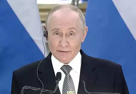 जेलेंस्की और ट्रंप की मुलाकात से पहले कीव पर रूस का बड़ा हमला, क्या अपनी स्थिति मजबूत कर रहे हैं पुतिन?