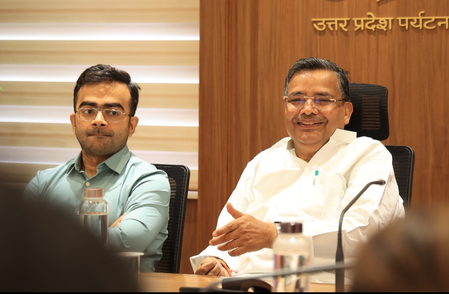 'मन के मौसम' नारी मन की संवेदनाओं का सशक्त दस्तावेज: जयवीर सिंह