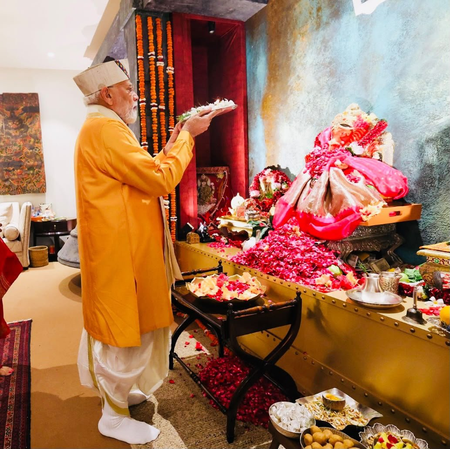 केंद्रीय मंत्री पीयूष गोयल के आवास पहुंचे पीएम मोदी, गणपति बप्पा का लिया आशीर्वाद