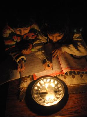 मिडिल ईस्ट संकट और घरेलू अव्यवस्थाओं से पाकिस्तान में गहराया बिजली संकट