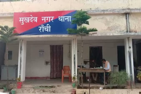 रांची में नाले से ऑटो चालक का शव बरामद, परिजनों ने दोस्त पर हत्या का आरोप लगाया