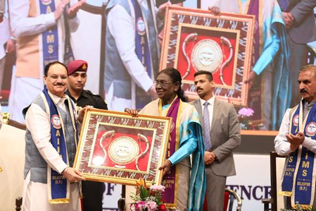 मेडिकल सिर्फ साइंस और टेक्नोलॉजी का ही नहीं, दया और भरोसे का भी क्षेत्र : राष्ट्रपति मुर्मु