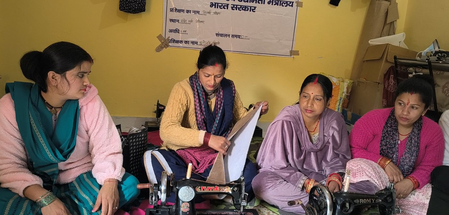 चमोली में जूट बैग निर्माण और हस्तशिल्प से महिलाएं लिख रही हैं सफलता की नई कहानी