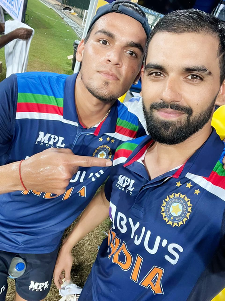 चचेरे भाई के नक्शेकदम पर चलने वाले राहुल चाहर, जिन्होंने गुगली से किया बल्लेबाजों को परेशान