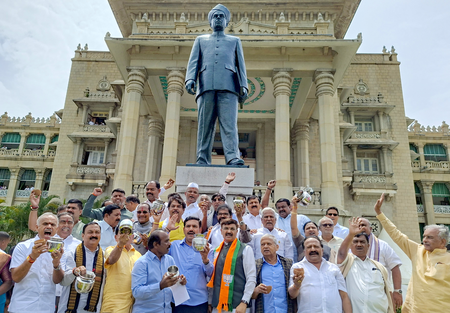 कर्नाटक सरकार पर वित्तीय संकट का आरोप, भाजपा अध्यक्ष विजयेंद्र ने साधा निशाना
