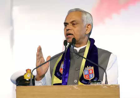 ‘लोकभवन’ सरकार और जनता के बीच का मजबूत सेतु : राज्यपाल आचार्य देवव्रत