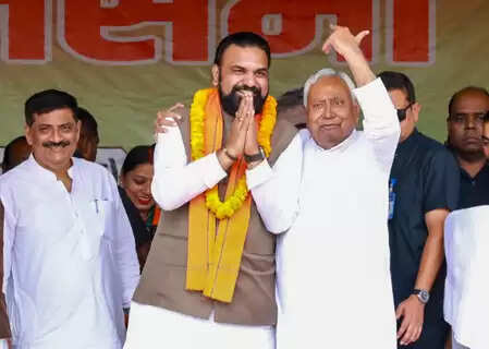 बिहार: पहले चरण का मतदान गुरुवार को, सम्राट, तेजस्वी, विजय सहित कई नेताओं के भविष्य का होगा फैसला