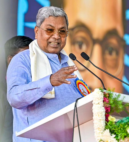 सिद्धारमैया ने कर्नाटक उपचुनाव में जीत की सराहना की, बंगाल के नतीजों पर सवाल उठाए