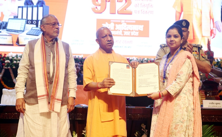यूपी : नियुक्ति पत्र पाकर खिले अभ्यर्थियों के चेहरे, बोले-बिना सिफारिश मिली नौकरी