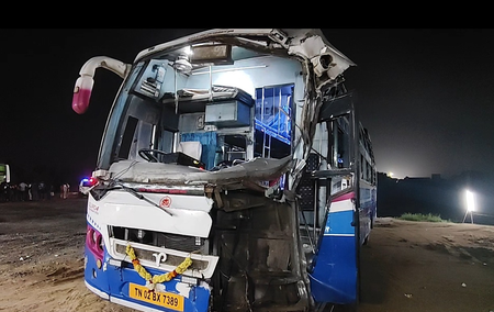 तमिलनाडु: कल्लाकुरिची में उलुंदुरपेट के पास दो लग्जरी बसों के बीच टक्कर, 10 से अधिक यात्री घायल