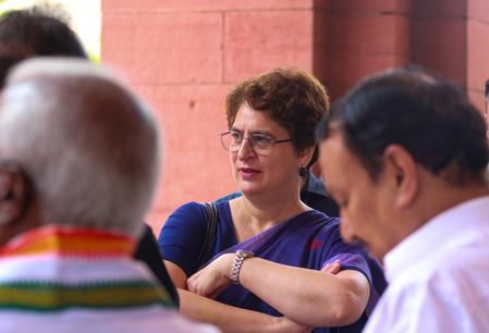 विपक्ष के सांसदों ने बिहार में छात्रों के ऊपर एके-47 चलाने पर गृह मंत्री अमित शाह से मांगा जवाब