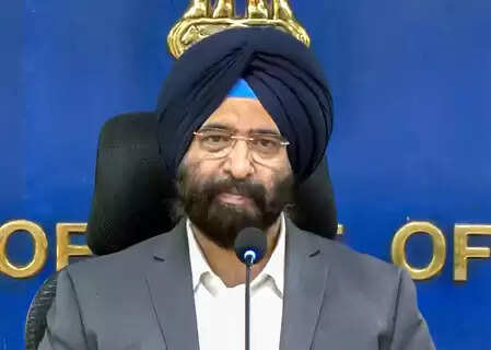 बिना वैध पीयूसीसी के नहीं मिलेगा ईंधन, बीएस-4 से कम वाहनों की दिल्ली में एंट्री पर रोक