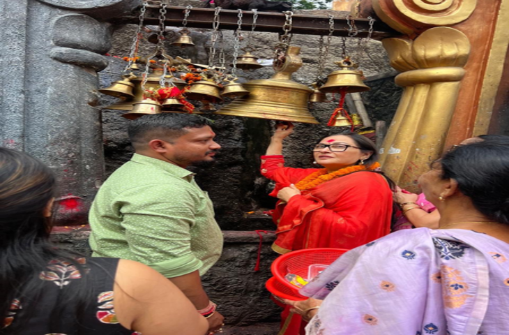 जया प्रदा ने कामाख्या मंदिर में की पूजा, सुख-समृद्धि की कामना की