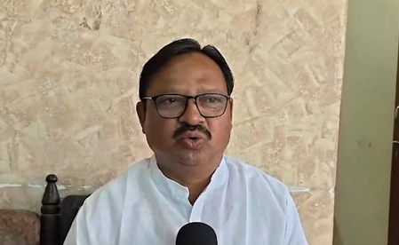 कांग्रेस का फडणवीस सरकार पर हमला, बोले-5000 रुपये में बच्चे के कपड़े भी नहीं आते, किसान क्या करेंगे?