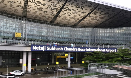 कोलकाता एयरपोर्ट पर तकनीकी खराबी के कारण एयर इंडिया एक्सप्रेस की उड़ान में 6 घंटे की देरी, यात्रियों ने किया विरोध