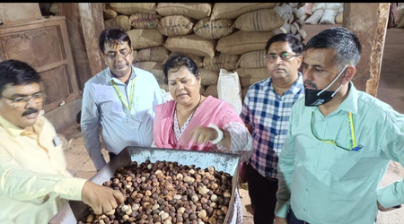 पान मसाला पर योगी सरकार का बड़ा प्रहार, 15.70 करोड़ का संदिग्ध माल जब्त