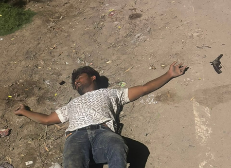 गाजियाबाद पुलिस ने मुठभेड़ के बाद तीन शातिर चोर-लुटेरों को दबोचा, दो अवैध तमंचे और बाइक बरामद