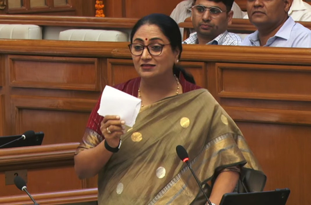 'महिलाएं बच्चा पैदा करने की मशीन नहीं', लक्ष्मी योजना पर सीएम रेखा गुप्ता का जवाब