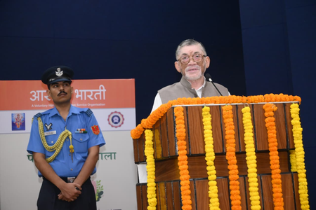 प्रदूषण और जलवायु परिवर्तन का सीधा असर सेहत पर, जीवनशैली बदलने की जरूरत : संतोष गंगवार