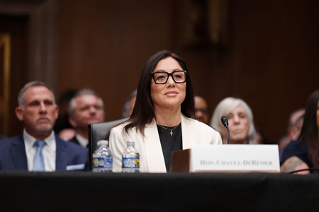 अमेरिका एच-1बी वीजा धारकों के लिए न्यूनतम वेतन बढ़ाने की दिशा में उठा रहा है कदम