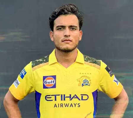 प्रशांत वीर को आईपीएल 2026 की नीलामी में रिकॉर्ड कीमत मिलने पर अमेठी में जश्न का माहौल