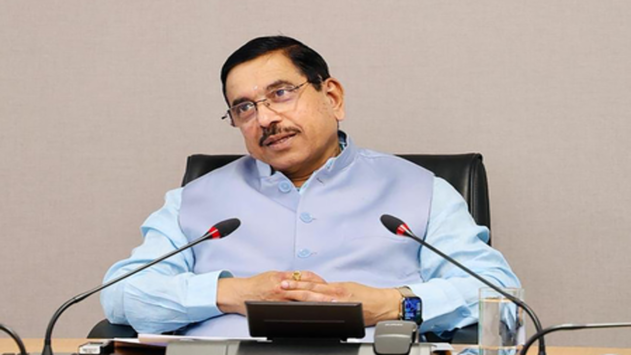 केरल के बाहर कांग्रेस का ‘कोई अस्तित्व नहीं’, कर्नाटक में भी होगी हार: प्रल्हाद जोशी