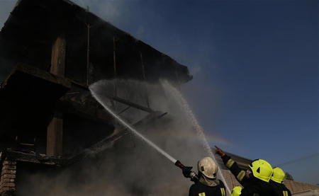 अफगानिस्तान: पाकिस्तानी सेना ने सरहदी कस्बे तोरखम पर बरसाए बम, कई दुकानें जलकर खाक