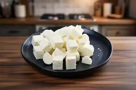 नेशनल चीज लवर्स डे: गुणों से भरपूर पनीर, शरीर को रखता है कई खतरनाक बीमारियों से दूर