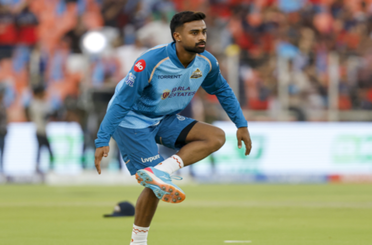 भारत-अफगानिस्तान टेस्ट: जडेजा और अक्षर की जगह सुथार और दुबे की टेस्ट में एंट्री, प्रथम श्रेणी में ऐसा रहा है रिकॉर्ड