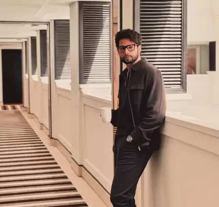 'आपसे बहुत कुछ सीखने को मिला,' सिद्धांत चतुर्वेदी ने रवि उद्यावर के लिए जताया आभार