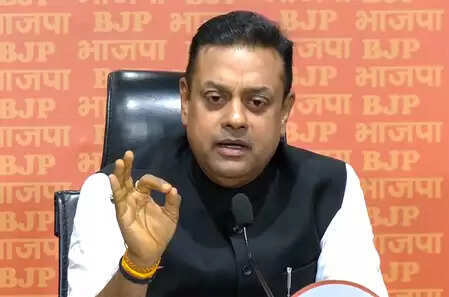 'वंदे मातरम' को समझने के लिए नेहरू को शब्दकोश की जरूरत पड़ी थी: संबित पात्रा