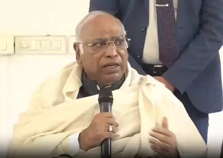 नेशनल हेराल्ड मामला बदले की भावना से प्रेरित, सत्य की हुई जीत: मल्लिकार्जुन खड़गे