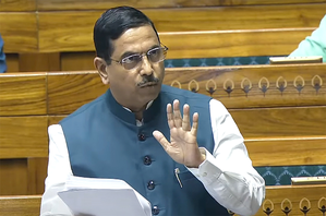 देश वैश्विक विनिर्माण केंद्र बनने की दिशा में आगे बढ़ रहा : प्रह्लाद जोशी