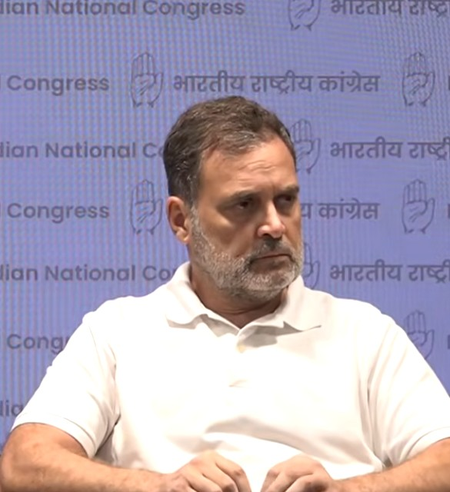 प्रधानमंत्री और केंद्रीय गृह मंत्री में हमारे सामने खड़े होने की हिम्मत नहीं : राहुल गांधी